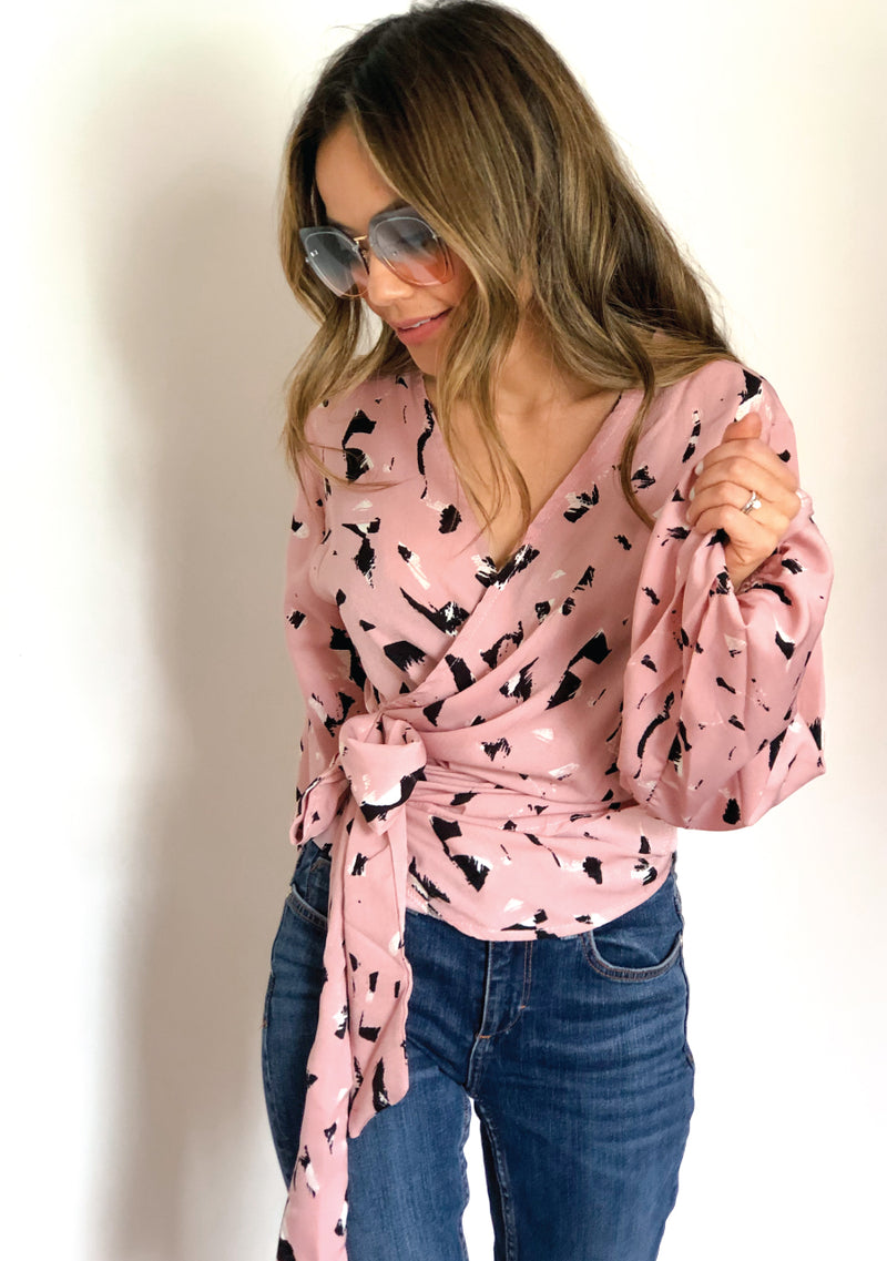 Blusa estampada en rosado | Una tarde en Ibiza