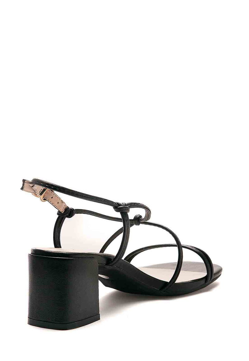 Sandalia de tiras delgadas y tacón ancho en negro | Makena